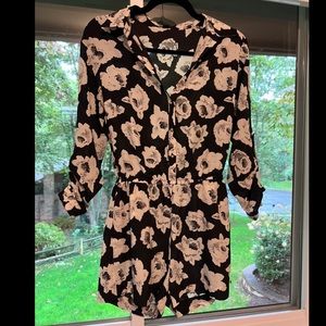 Ann Taylor Petite, Black and White Floral Romper
